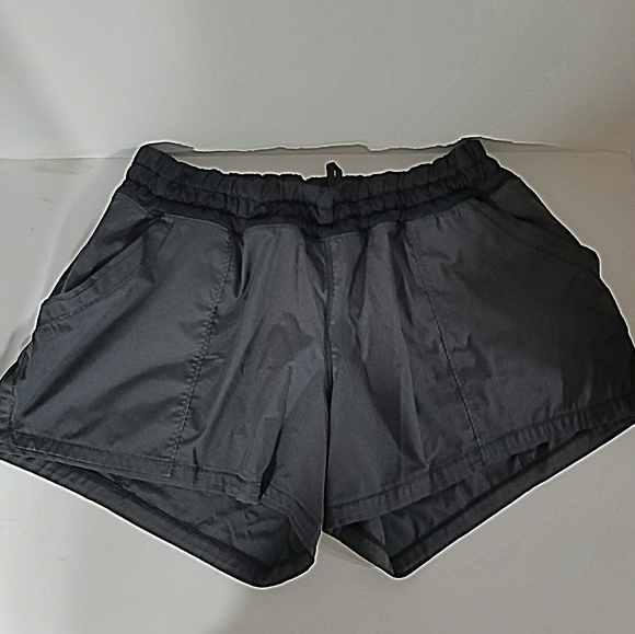 lululemon athletica Pants - LULULEMON Sz 12 Black Loose Fit Pocket Shorts